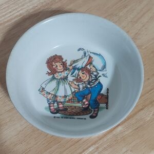 Vintage 1969 Oneida Deluxe Cereal Bowl Featuring Raggedy Ann and Andy